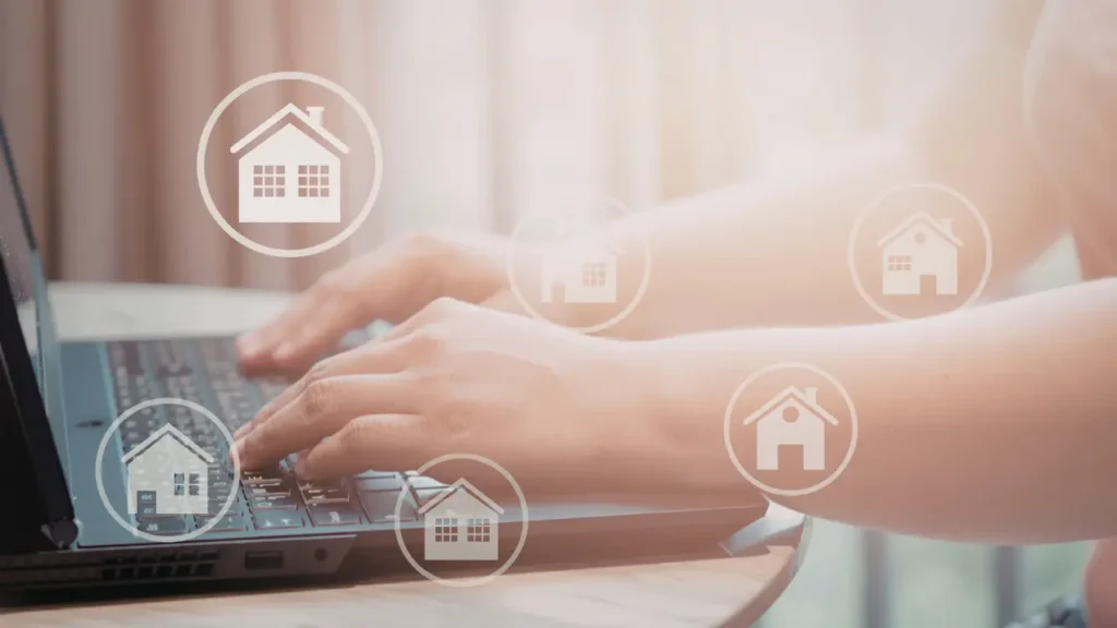 Recherche immobilière en ligne sur ordinateur portable – MoteurImmo avis 2026 et guide pour investisseurs